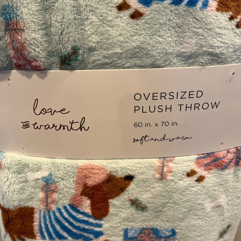 Love & Comfort Dachshund Print Plush Throw Blanket- Winter Christmas